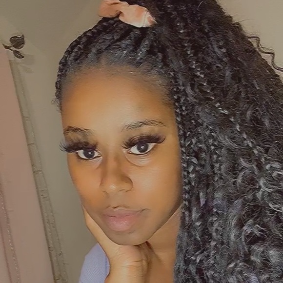 Meet your Posher, Aliyah - Picture 1 of 5